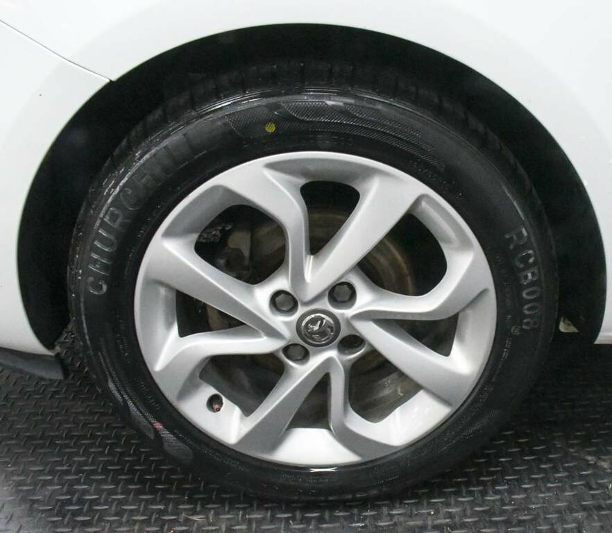Vauxhall Corsa Hatchback 1.4 75 Ecoflex Sri White #5