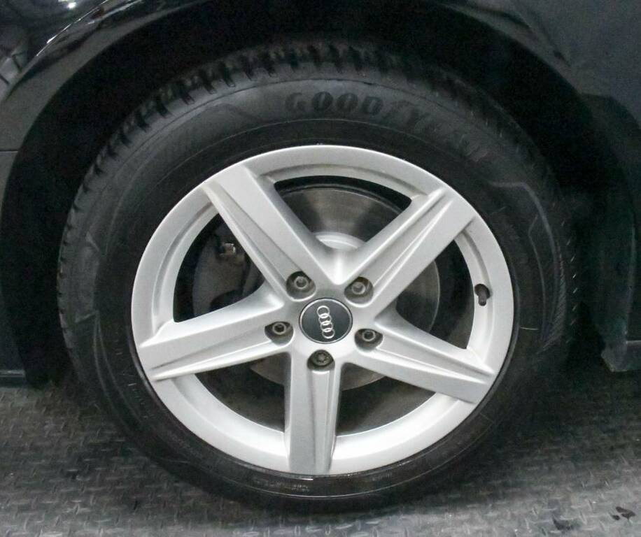 Audi A3 Sportback 1.0 Tfsi Se Black #5