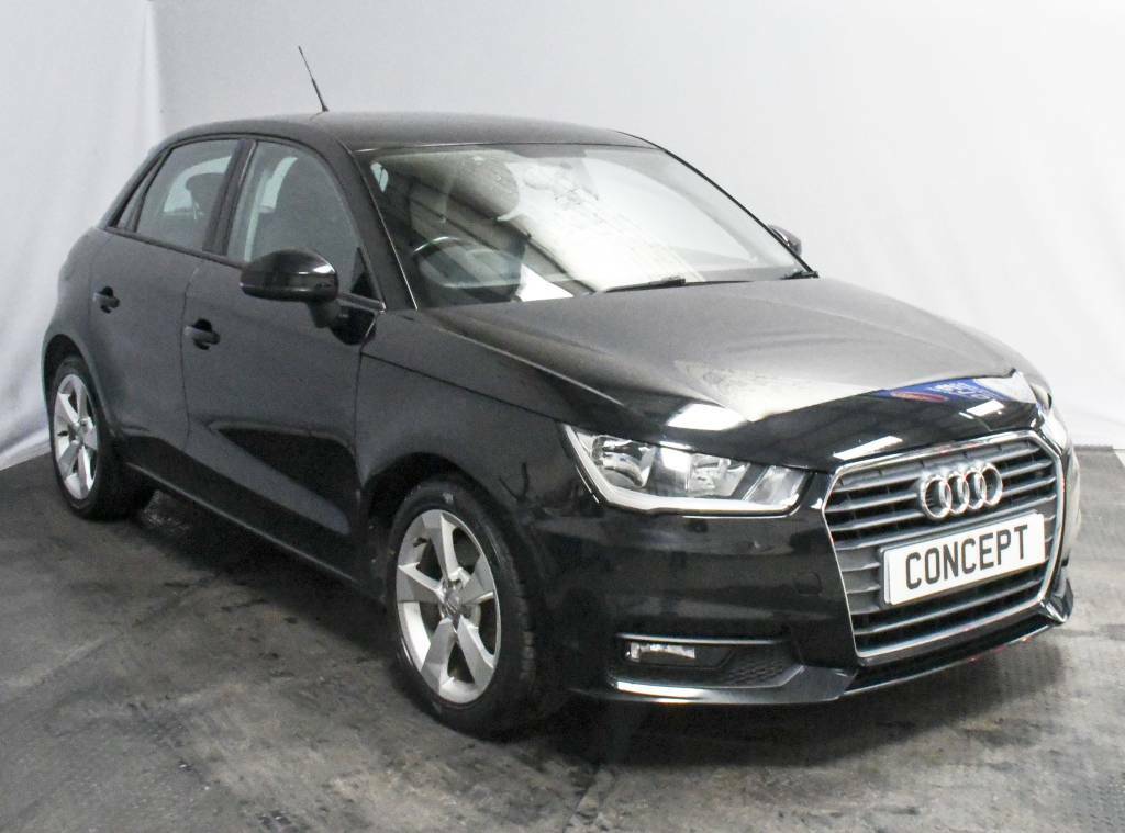Audi A1 Sportback 1.6 Tdi Sport Black #2