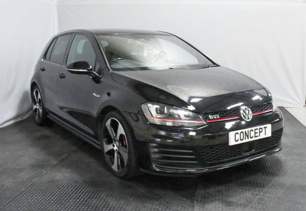 Volkswagen Golf 2.0 Tsi 220Ps Black