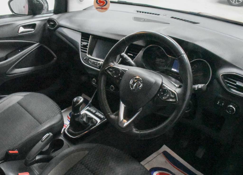 Vauxhall Crossland X Hatchback 1.2 83 Elite  Red #3
