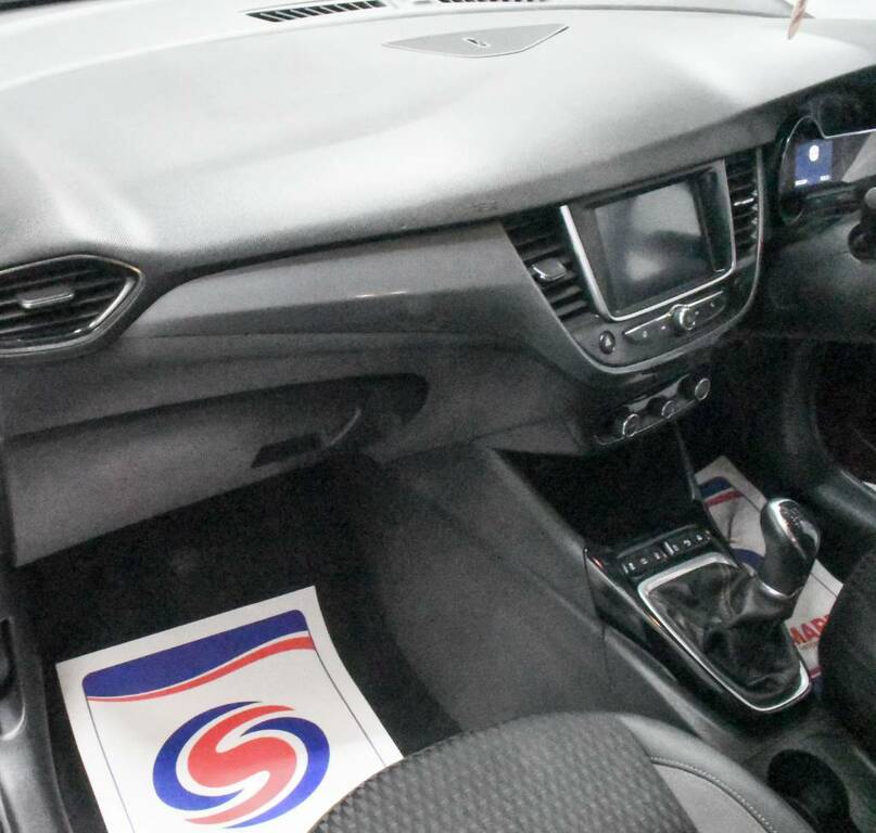Vauxhall Crossland X Hatchback 1.2 83 Elite  Red #4