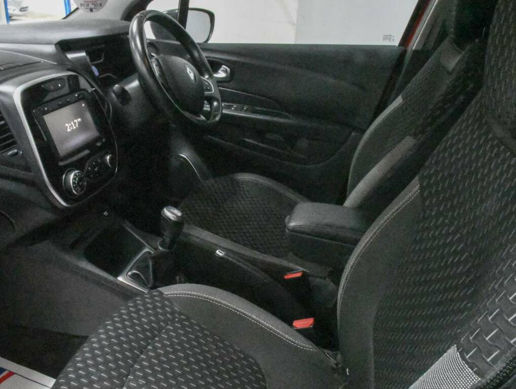 Renault Captur Hatchback 0.9 Tce 90 Dynamique S Nav Black #4
