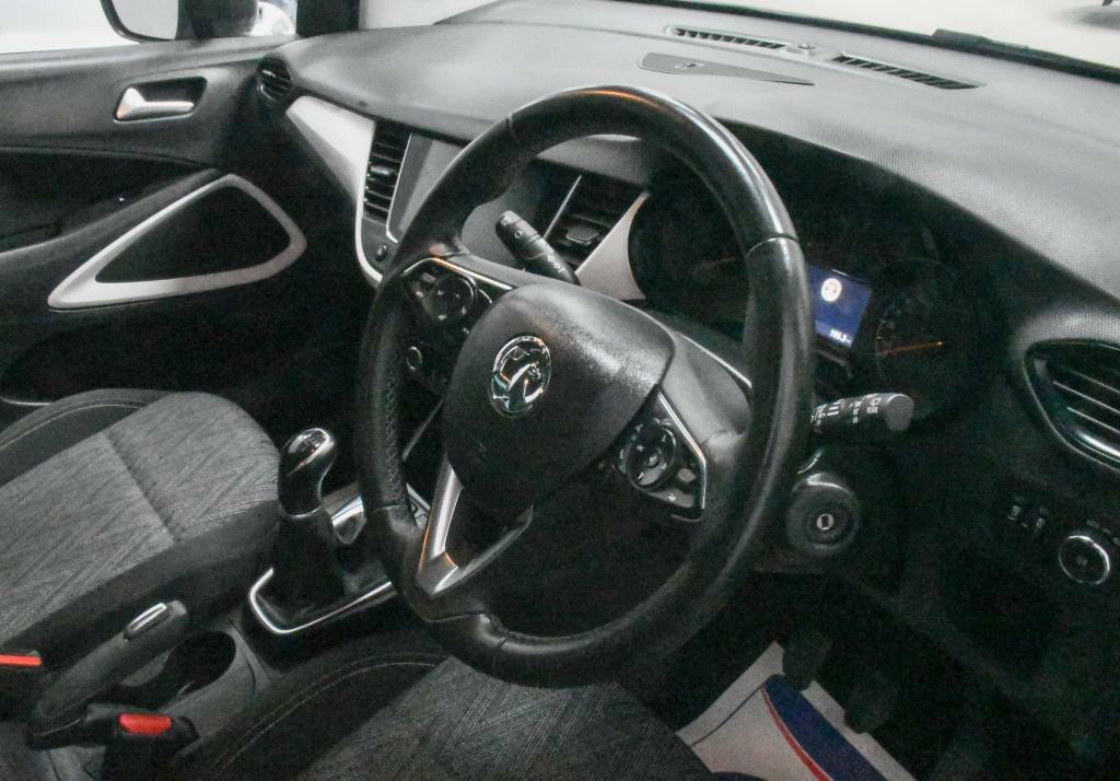 Vauxhall Crossland X Hatchback 1.2 83 Sri Nav  Grey #4