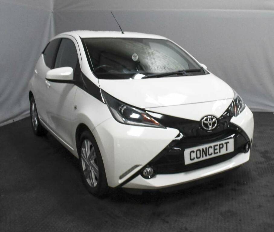 Toyota Aygo Hatchback 1.0 Vvt-i X-pression White #2