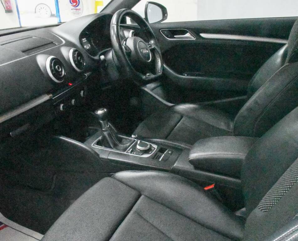 Audi A3 Hatchback 1.6 Tdi 110 S Line White #4