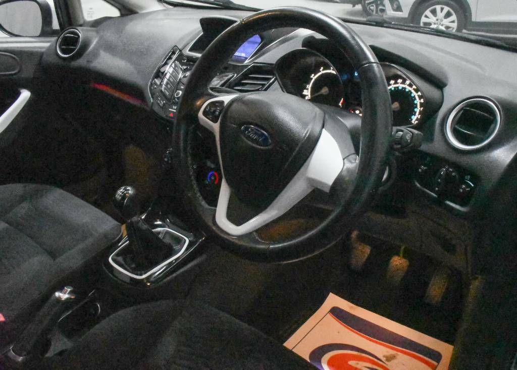 Ford Fiesta Hatchback Special E 1.25 82 Zetec Black  Black #4