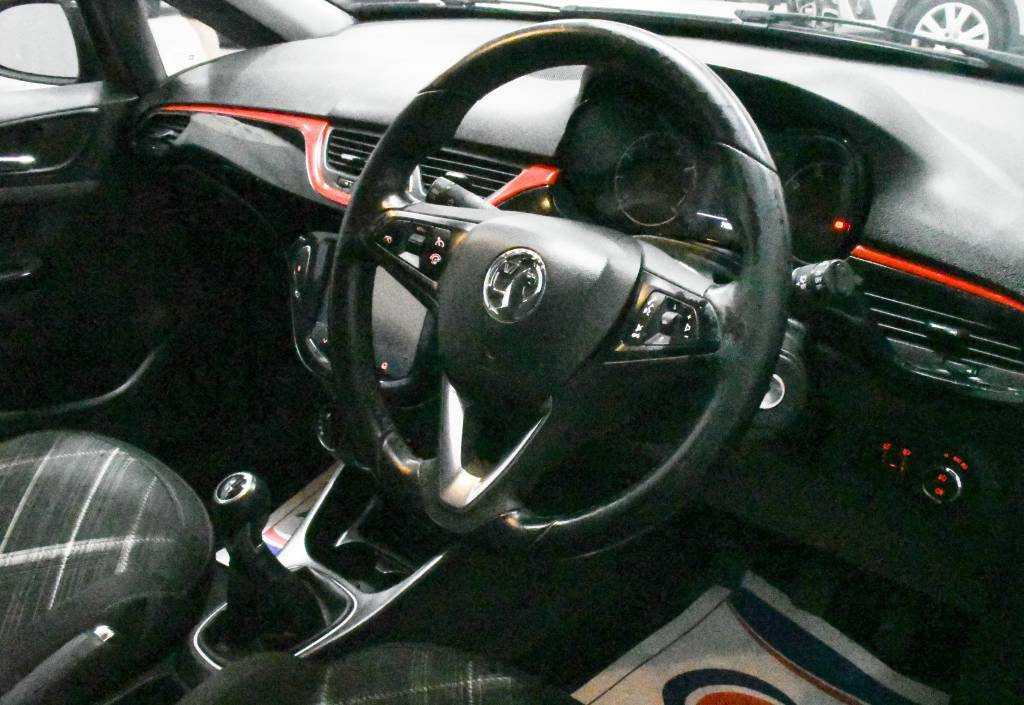 Vauxhall Corsa Hatchback Special Ed 1.2 Limited Edition Red #4