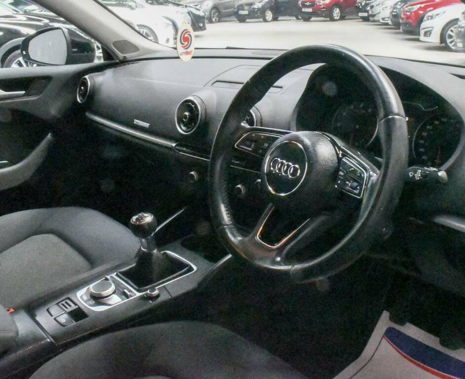 Audi A3 Sportback 1.0 Tfsi Se Black #3