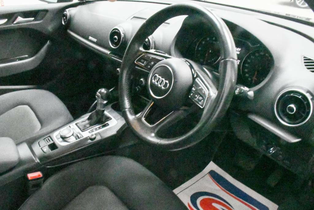 Audi A3 Sportback 1.0 Tfsi Se Black #3