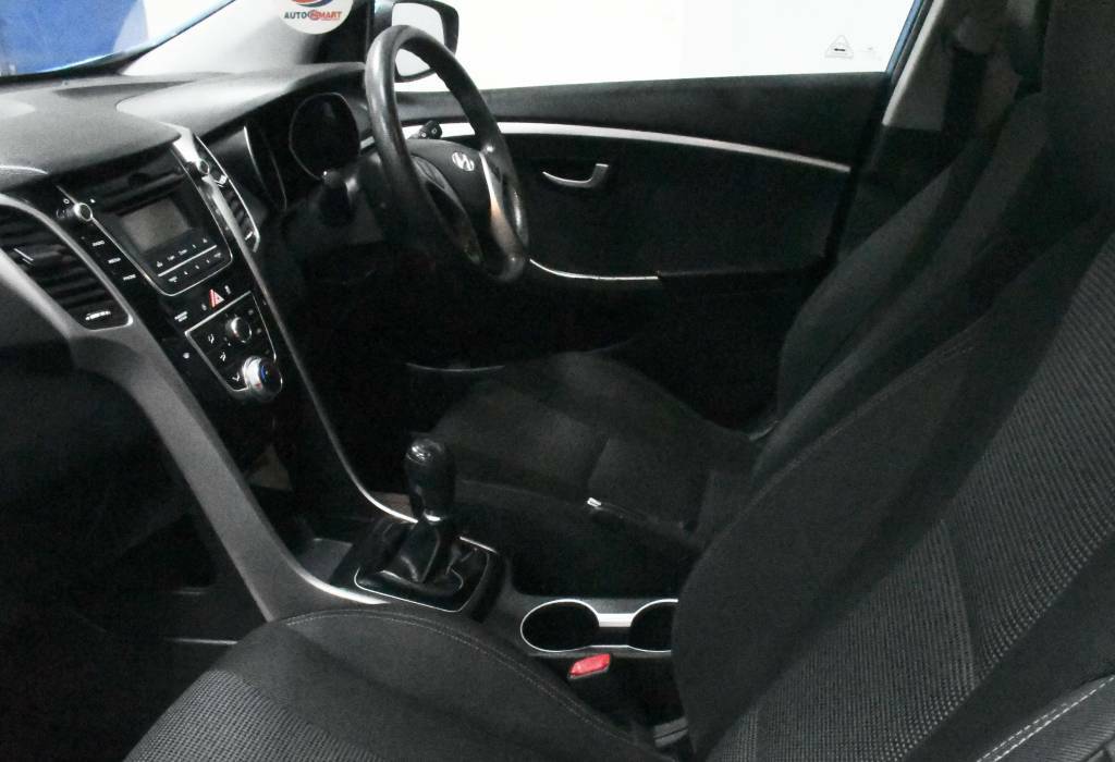 Hyundai I30 Hatchback 1.4 Blue Drive S Blue #4