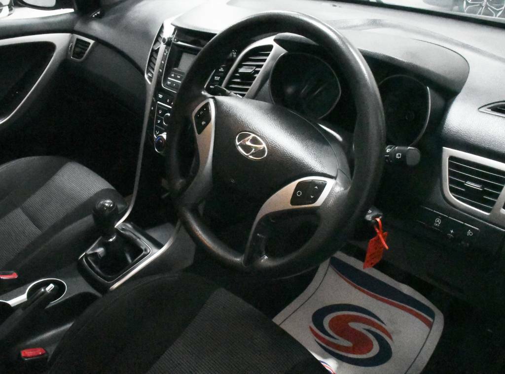 Hyundai I30 Hatchback 1.4 Blue Drive S Blue #3