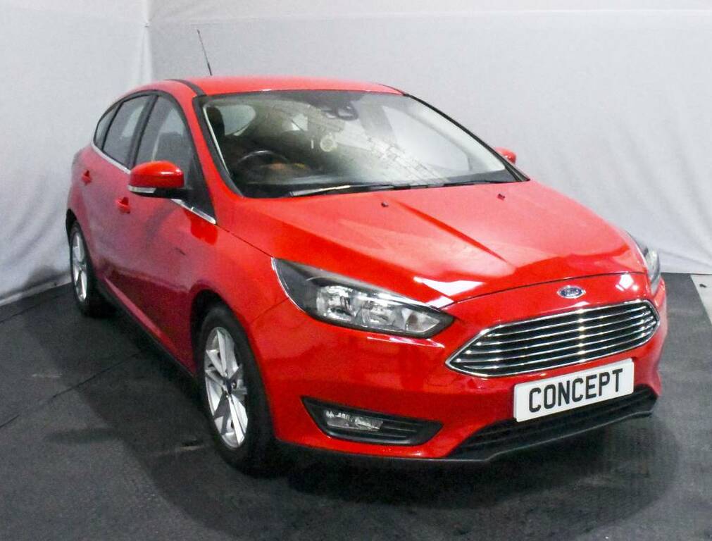 Ford Focus Hatchback 1.5 Tdci 120 Zetec Red #2