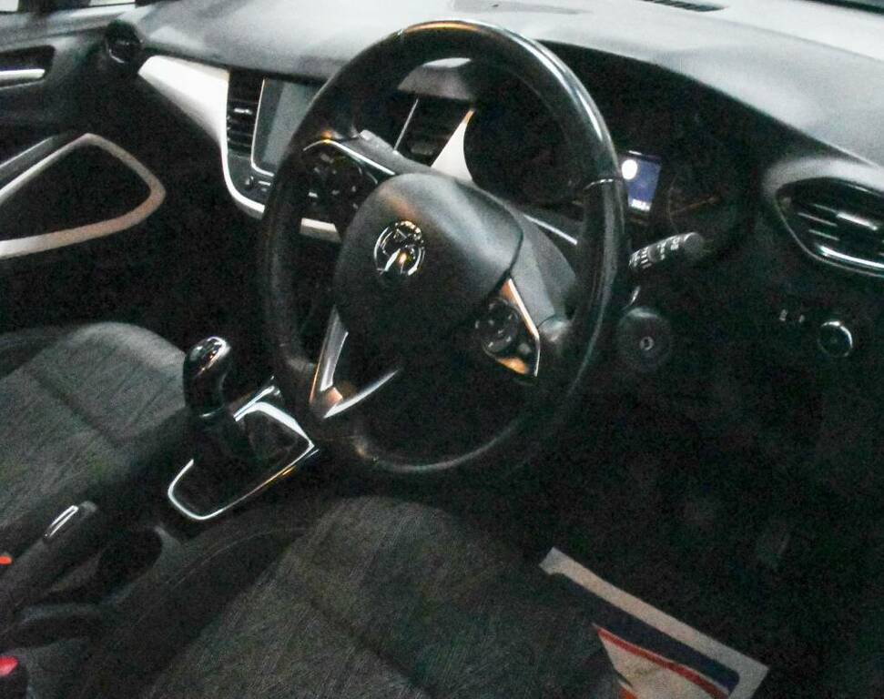 Vauxhall Crossland X Hatchback 1.2 83 Sri Nav Grey #3