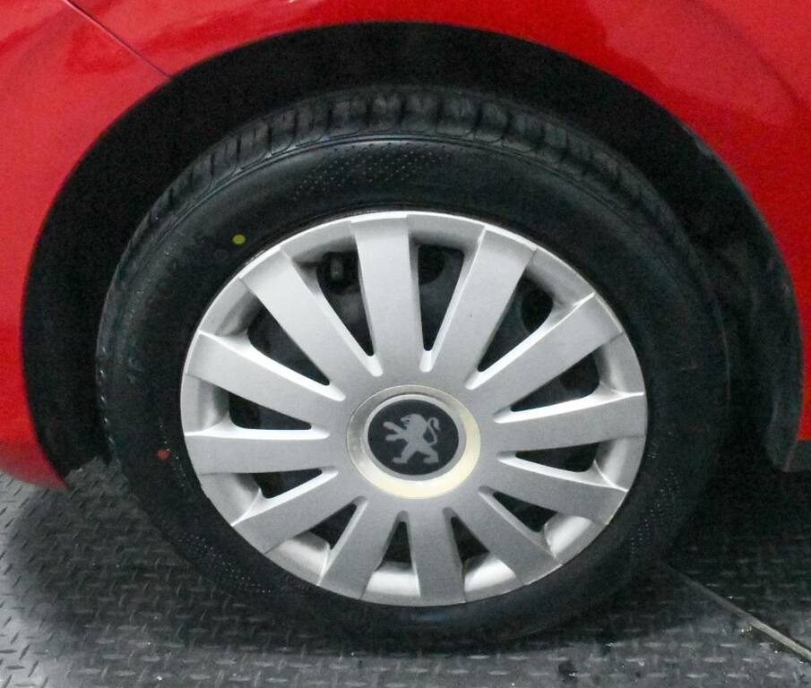 Peugeot 108 Hatchback 1.0 Active  Red #5
