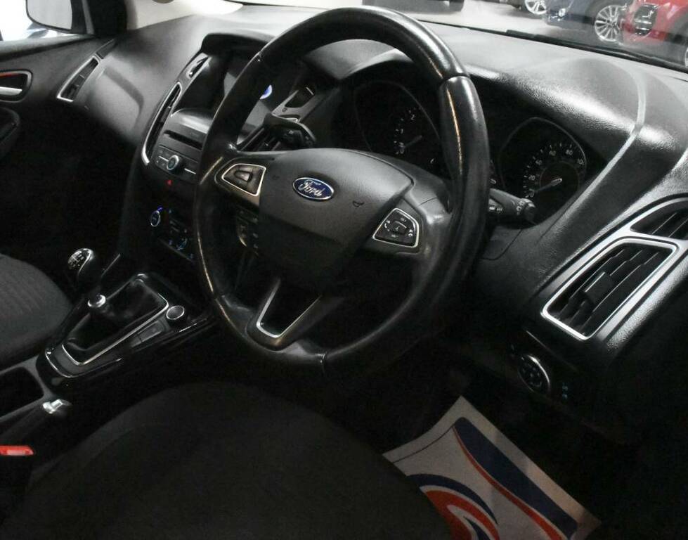 Ford Focus Hatchback 1.5 Tdci 120 Titanium Blue #3