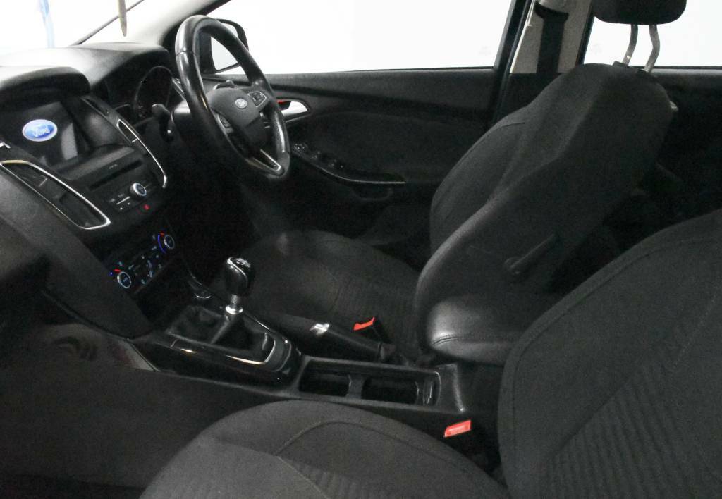 Ford Focus Hatchback 1.5 Tdci 120 Titanium Blue #4