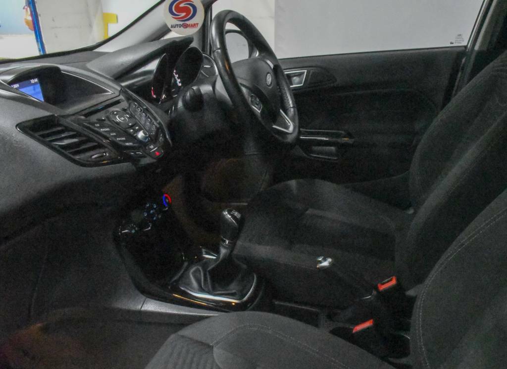 Ford Fiesta Hatchback 1.25 82 Zetec  Silver #4