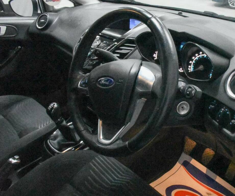 Ford Fiesta Hatchback 1.25 82 Zetec  Silver #3