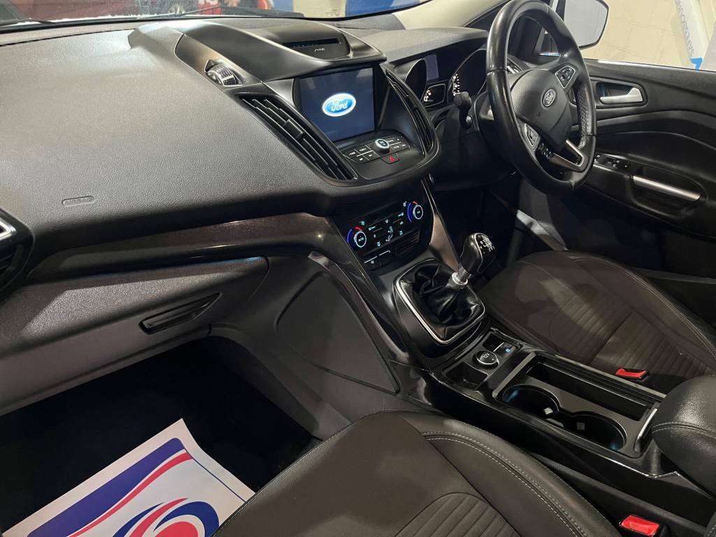 Ford Kuga 2.0Tdci 150Ps Titanium White #3