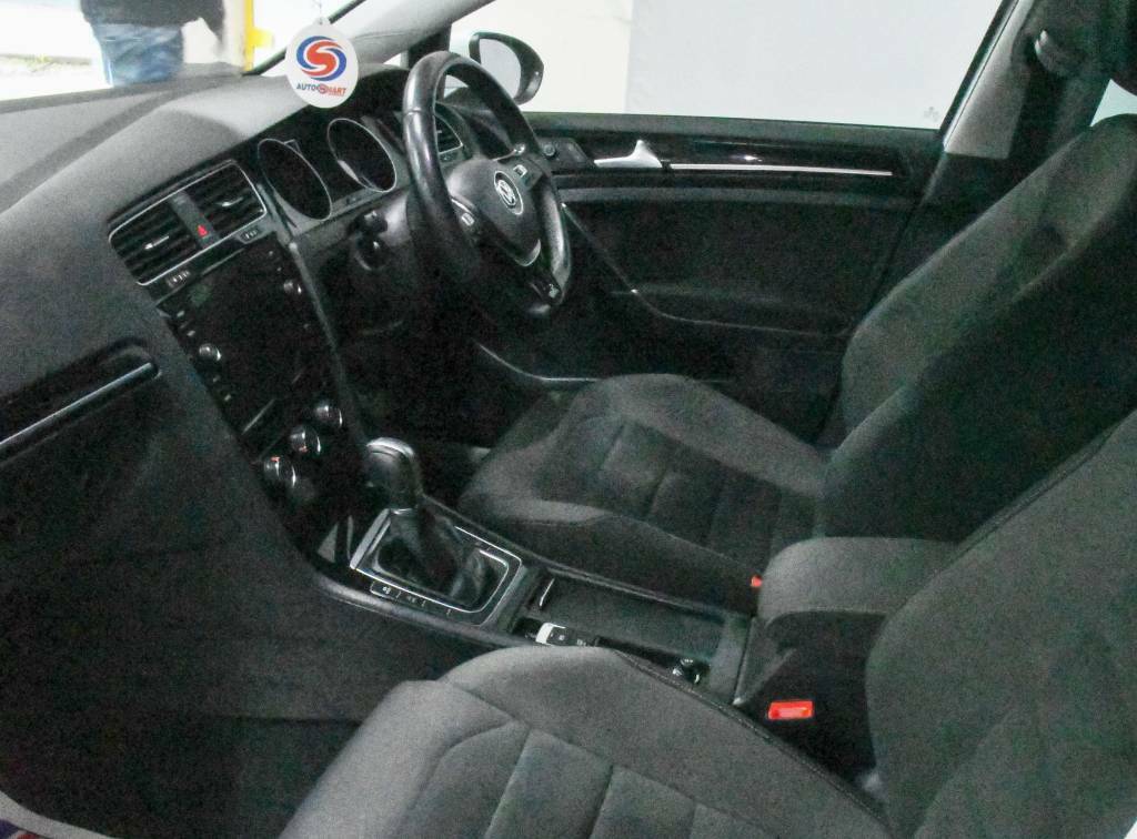 Volkswagen Golf Hatchback 1.6 Tdi Gt White #3