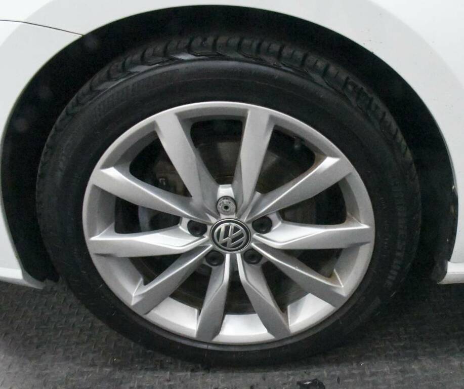 Volkswagen Golf Hatchback 1.6 Tdi Gt White #5