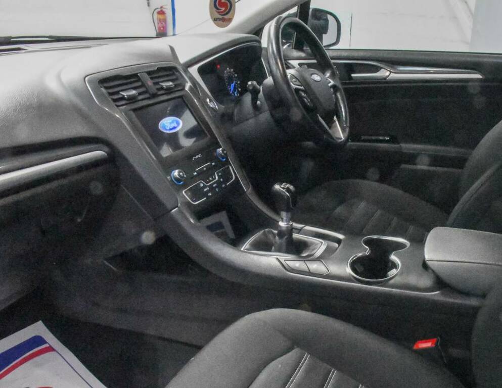 Ford Mondeo Hatchback 2.0 Ecoblue Zetec Edition Black #4