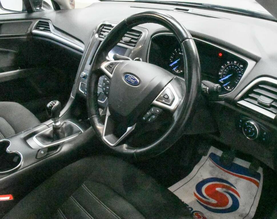 Ford Mondeo Hatchback 2.0 Ecoblue Zetec Edition Black #3