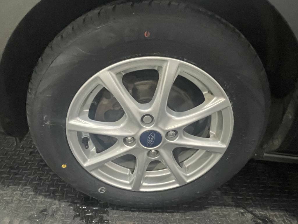 Ford Fiesta Hatchback 1.1 Zetec Grey #5
