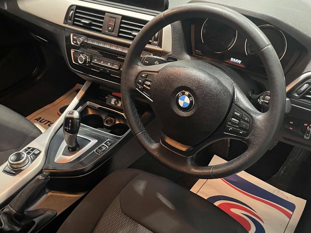 BMW 1 Series Hatchback 116D Se Business White #3