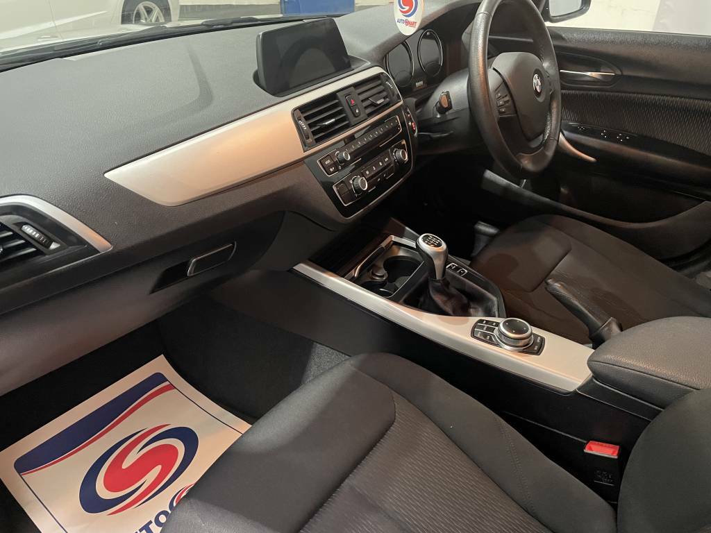 BMW 1 Series Hatchback 116D Se Business Grey #4
