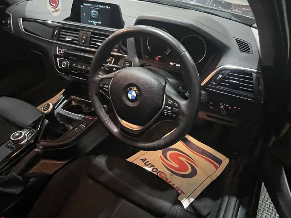 BMW 1 Series Hatchback 118D Sport Grey #5