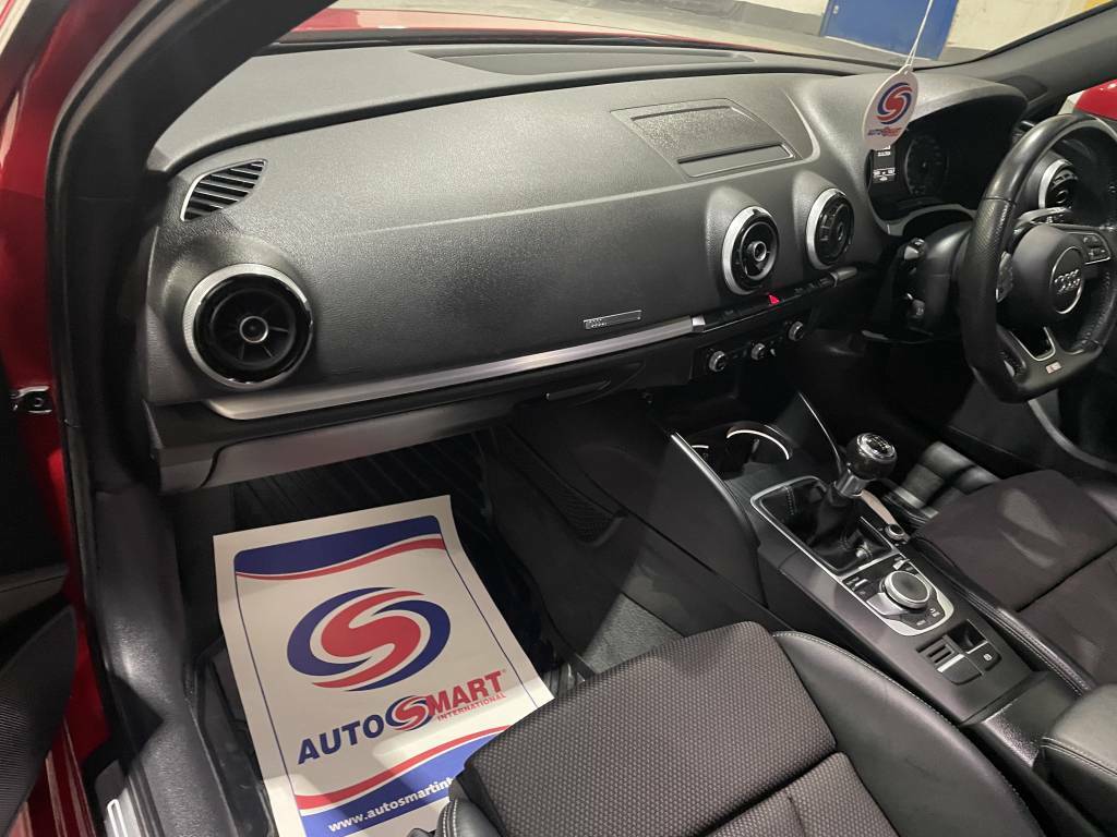 Audi A3 Sportback 1.6 Tdi S Line Red #4