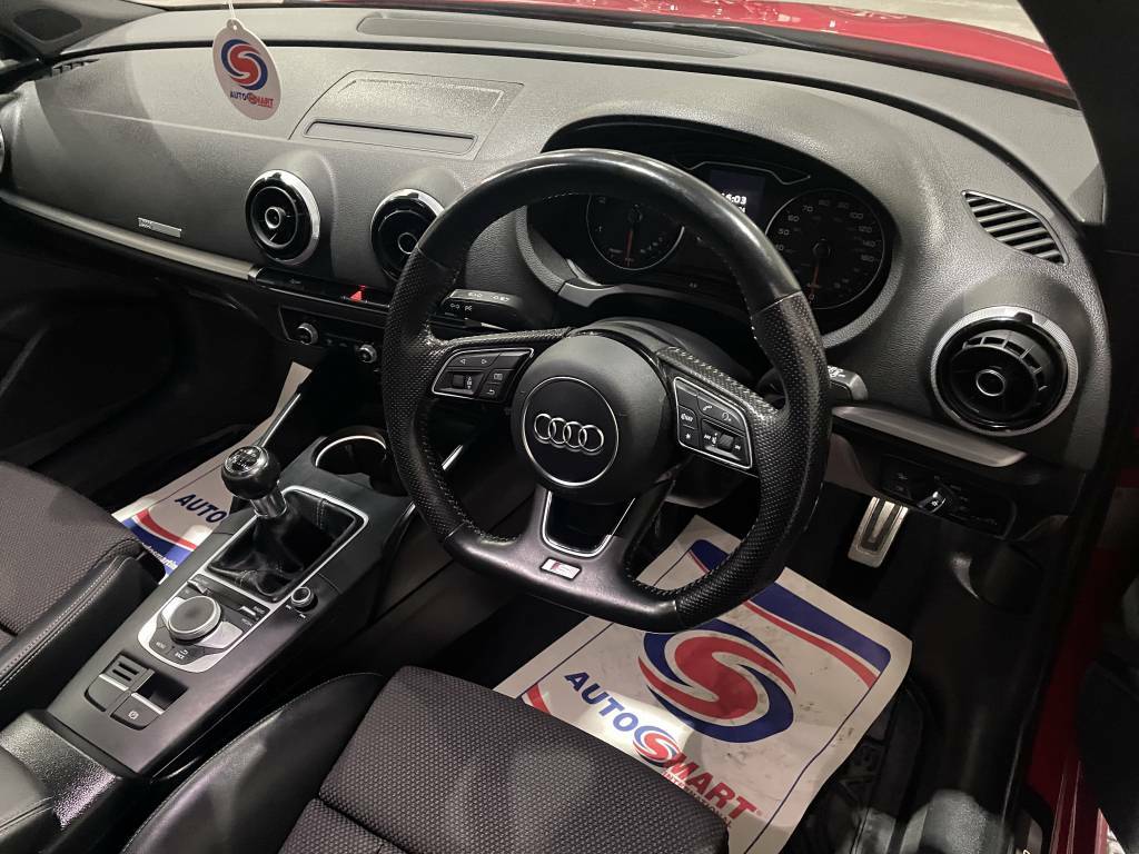 Audi A3 Sportback 1.6 Tdi S Line Red #2