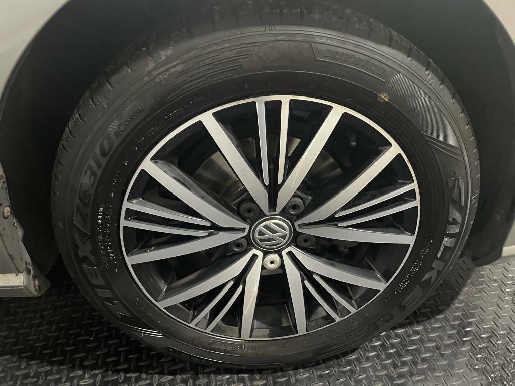 Volkswagen Golf Hatchback 1.0 Tsi 115 Se Nav Silver #3