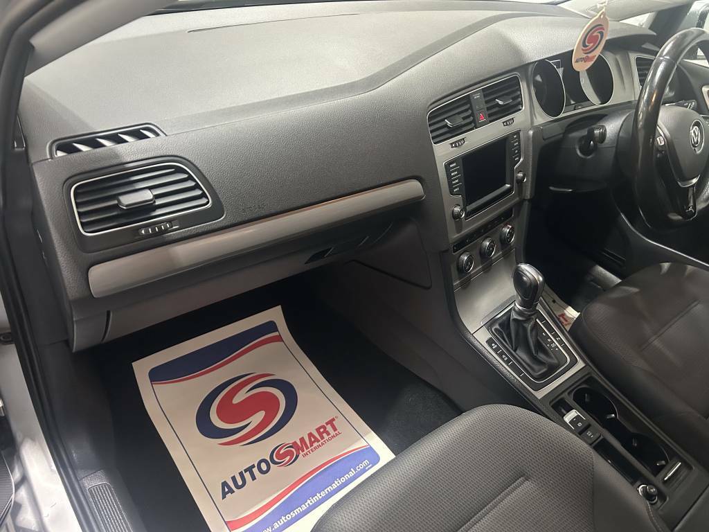 Volkswagen Golf Hatchback 1.6 Tdi 110 Match Edition Silver #4