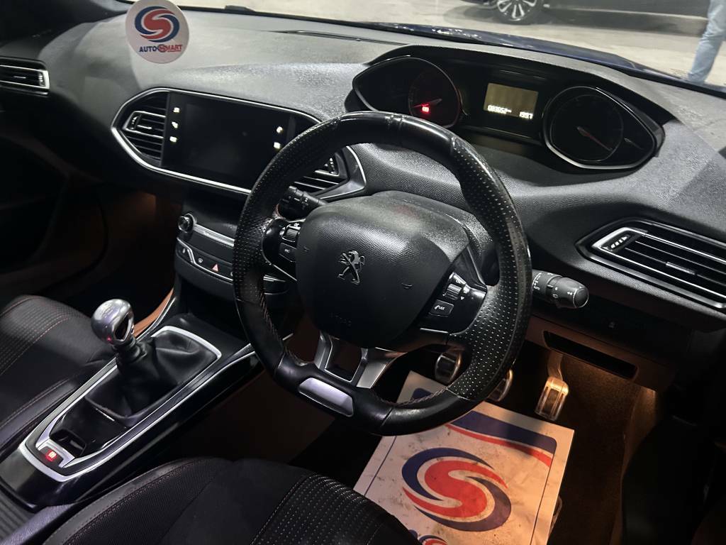 Peugeot 308 Hatchback 1.5 Bluehdi 130 Gt Line Blue #3