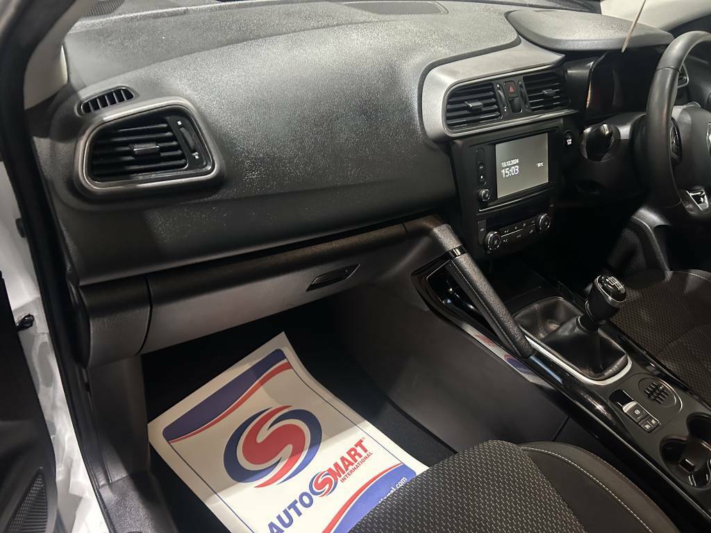 Renault Kadjar Hatchback 1.5 Dci Dynamique Nav White #4