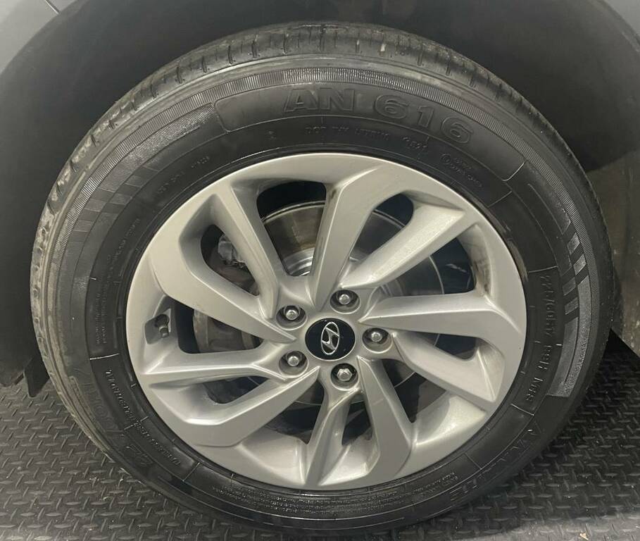 Hyundai Tucson Estate 1.7 Crdi Blue Drive Se Nav White #5