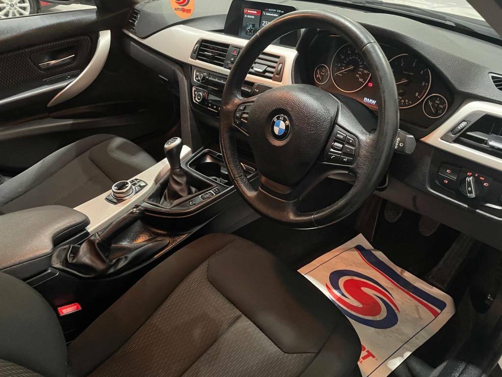 BMW 3 Series Touring 316D Se White #3