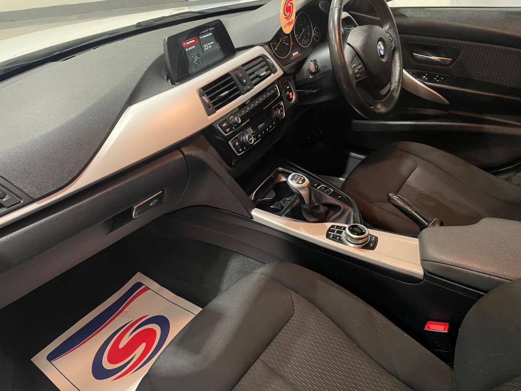 BMW 3 Series Touring 316D Se White #4