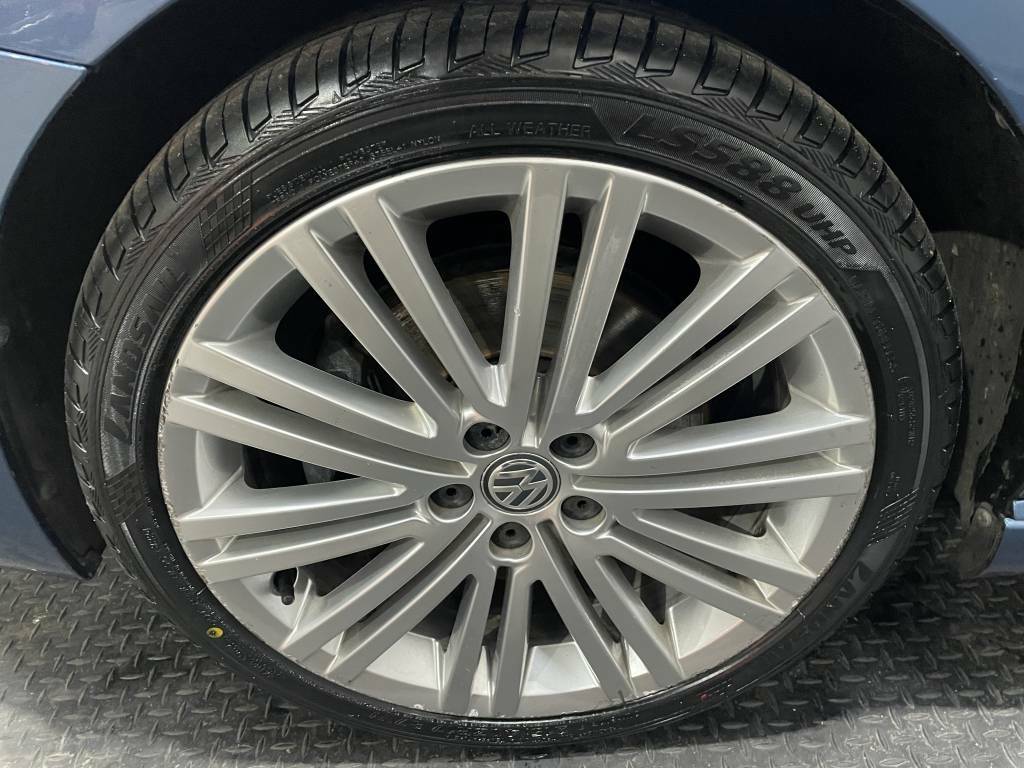 Volkswagen Polo Hatchback 1.4 Tsi Act Bluegt Blue #5