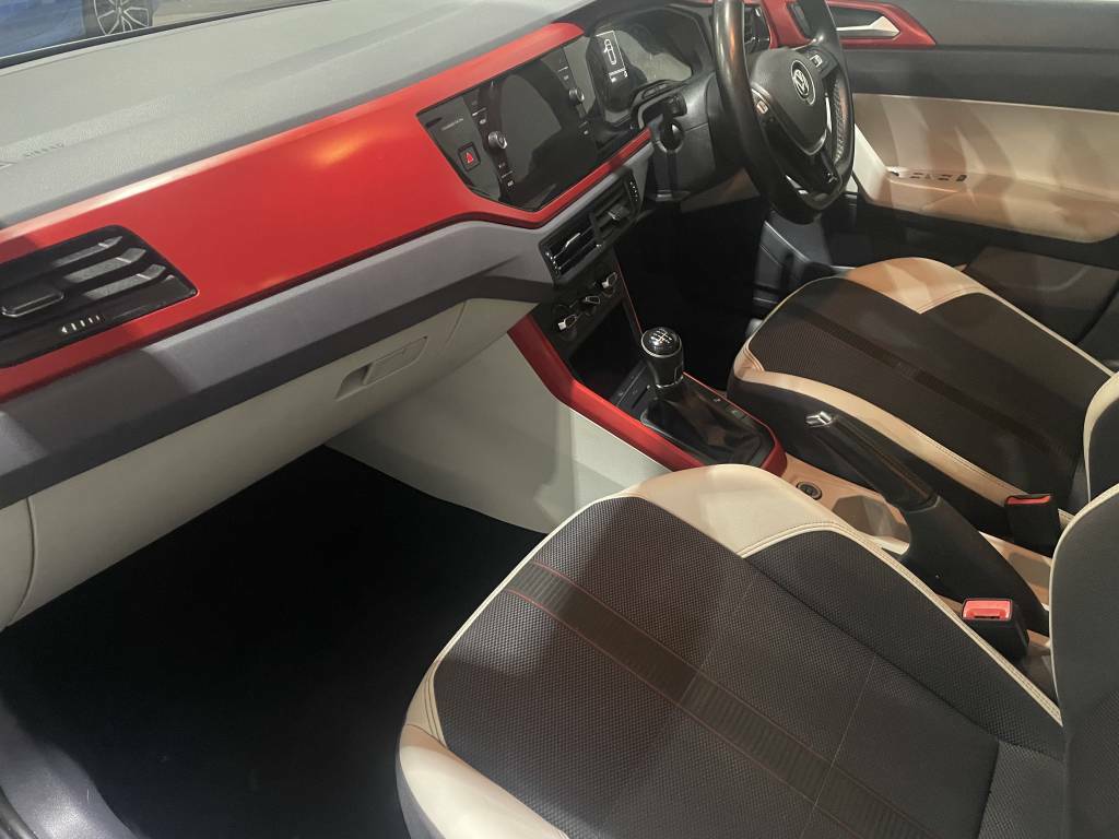 Volkswagen Polo Hatchback 1.0 Tsi 95 Beats Silver #3