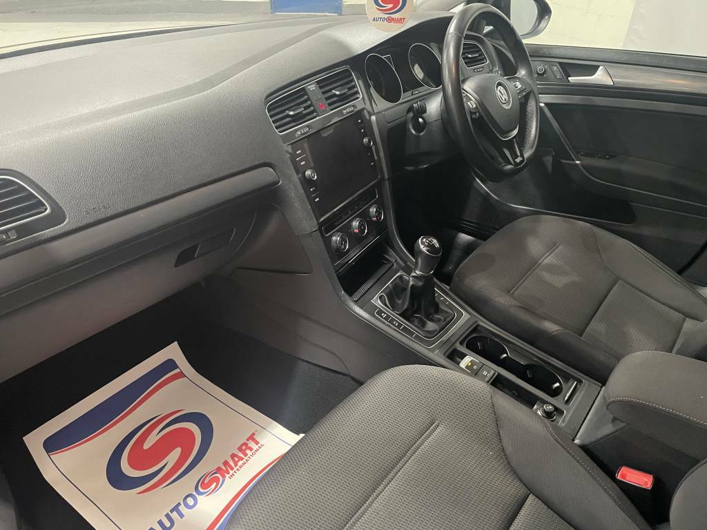 Volkswagen Golf Hatchback 1.6 Tdi Match Black #4