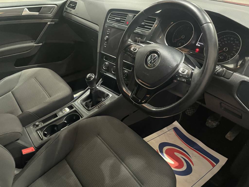 Volkswagen Golf Hatchback 1.6 Tdi Match Black #3