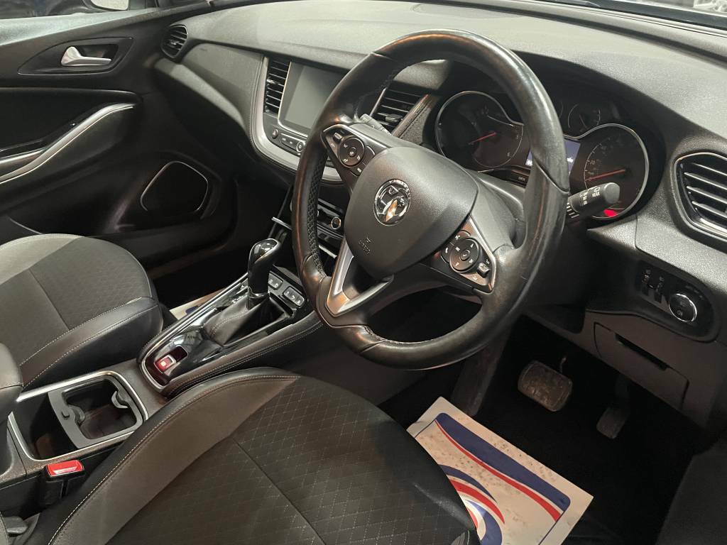 Vauxhall Grandland X Hatchba 1.6 Turbo D Sport Nav White #3