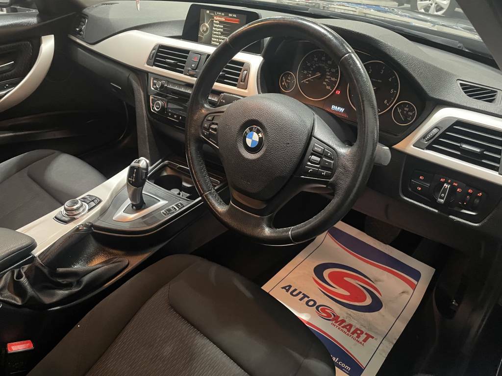BMW 3 Series Saloon 320D Se Black #4