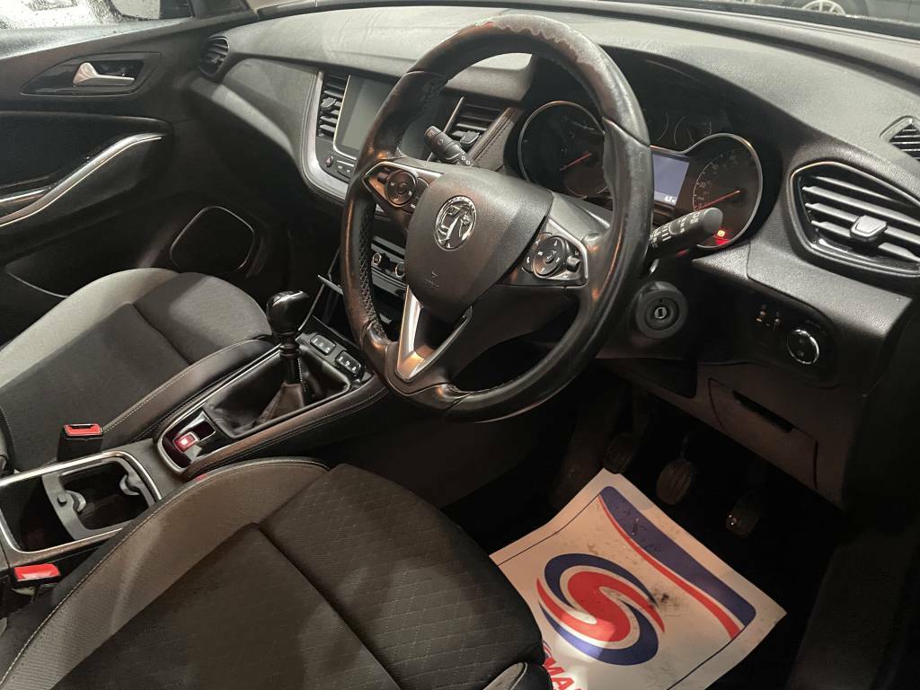 Vauxhall Grandland X Hatchback 1.2 Turbo Sport Nav Black #4