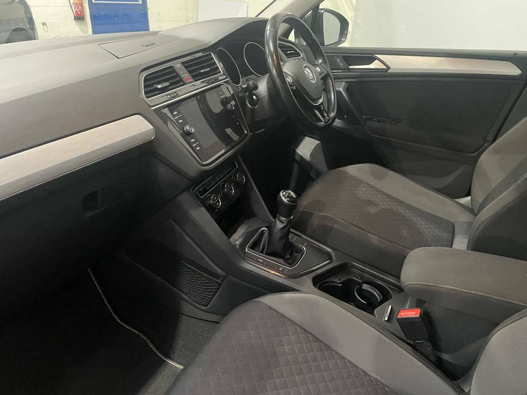 Volkswagen Tiguan Estate 2.0 Tdi 150 Se Nav  Black #3