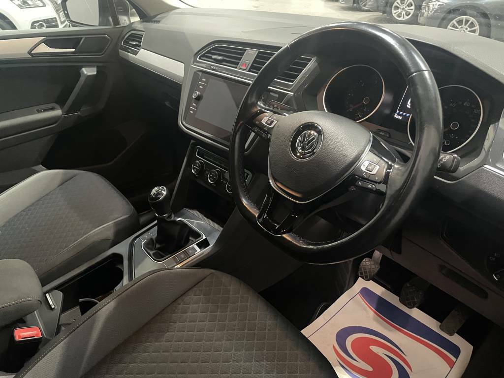 Volkswagen Tiguan Estate 2.0 Tdi 150 Se Nav  Black #4